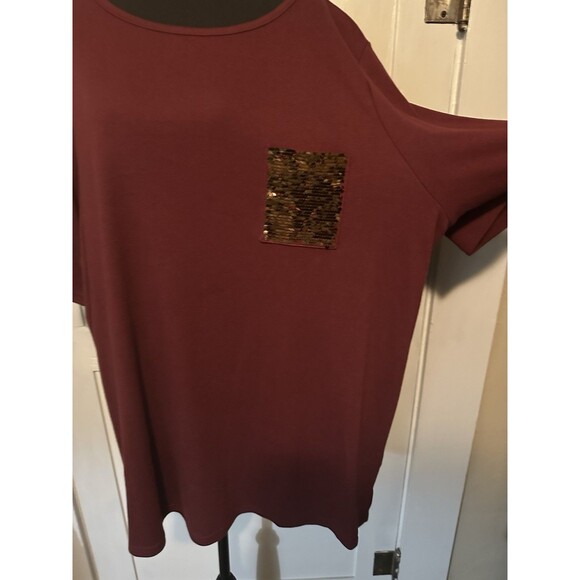 Quacker Factory Plus Maroon Crew Neck Sequin Detail Pocket Short Sleeve Top 3X - Picture 2 of 5